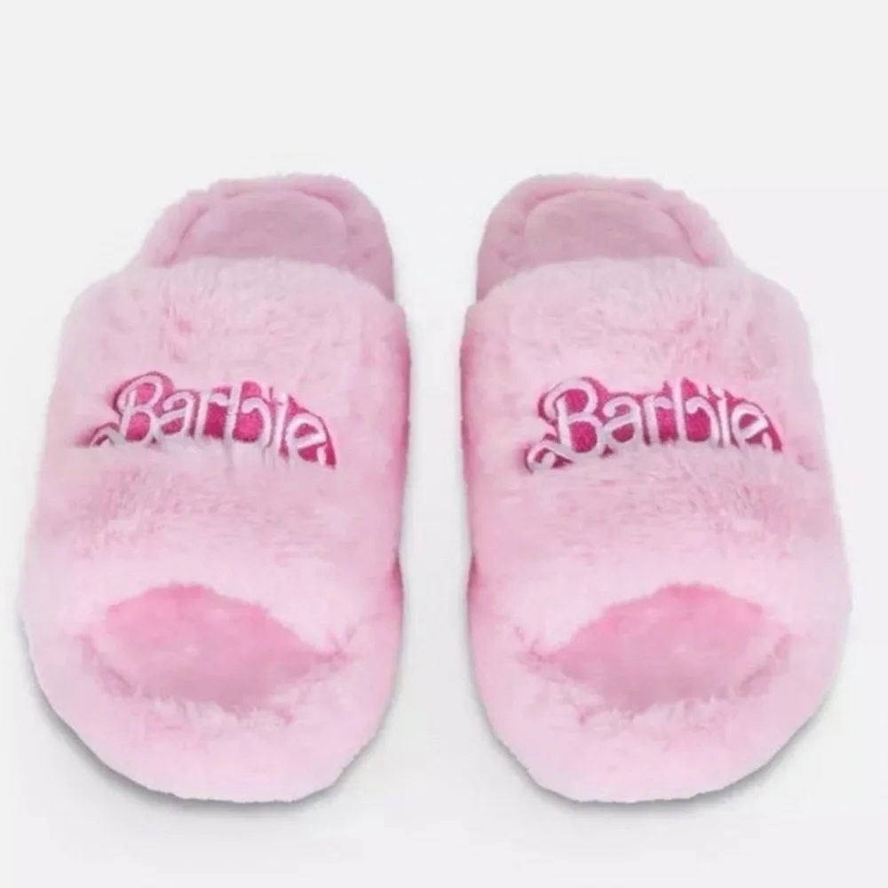*NEW* Barbie Pink Slippers Size S (5/6) - Picture 8 of 13